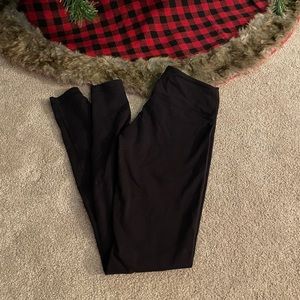 Black lululemon leggings